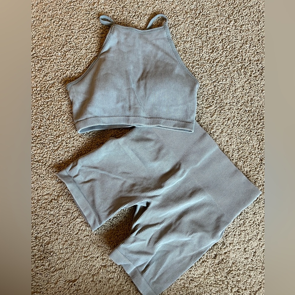 Target: Light grey matching workout set